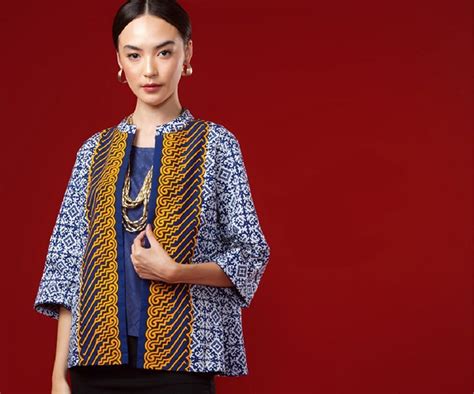 9 Merek Batik Terkenal untuk Lengkapi Koleksi Busana Kantor (Updated ...